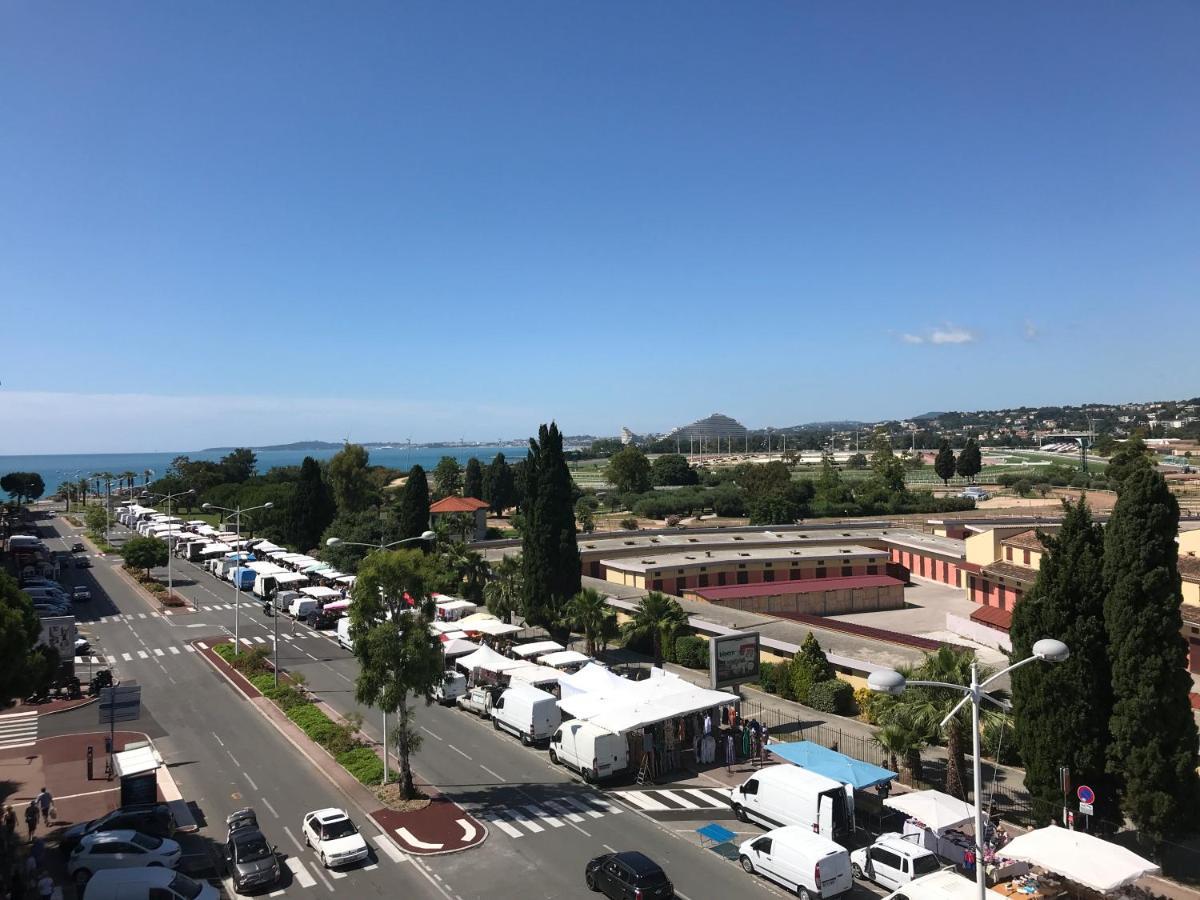 Plage Et Hippodrome Cagnes-sur-Mer Exterior photo